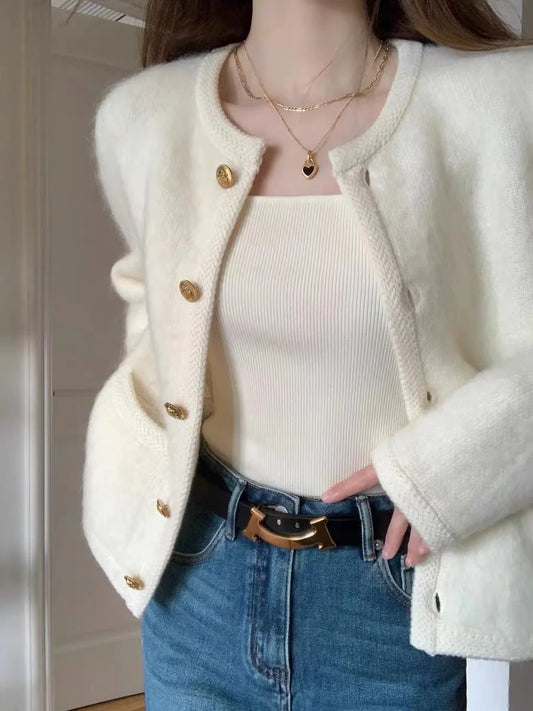 White knitted cardigan for women – Elegant spring and autumn style