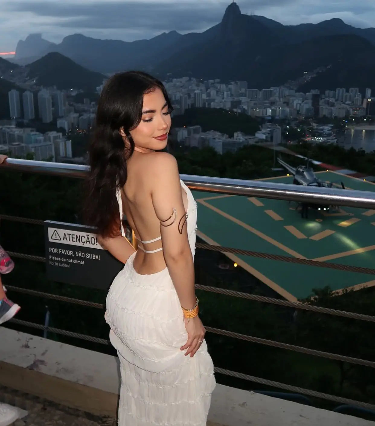 Vestido Largo de Playa con Espalda Descubierta y Lazo – Estilo Halter Chic para Mujer